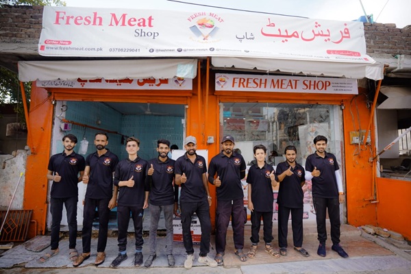 Lalazar’s Trusted Chicken Shop – Hygienic Cuts, AC Lounge & Online Orders